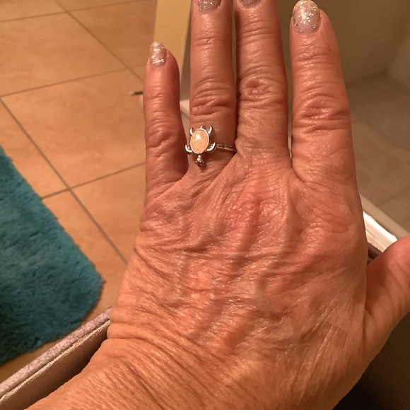 Turtle ring silver tone opal look stone size 6.5 band is a little worn - Picture 6 of 9